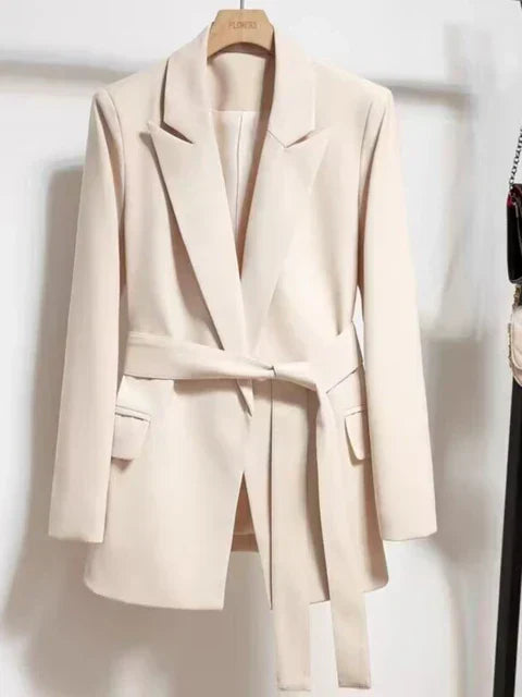 Blazer Emilia avec Ceinture à la Taille et Poches Pratiques