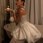 Robe Structurée au Design Corseté