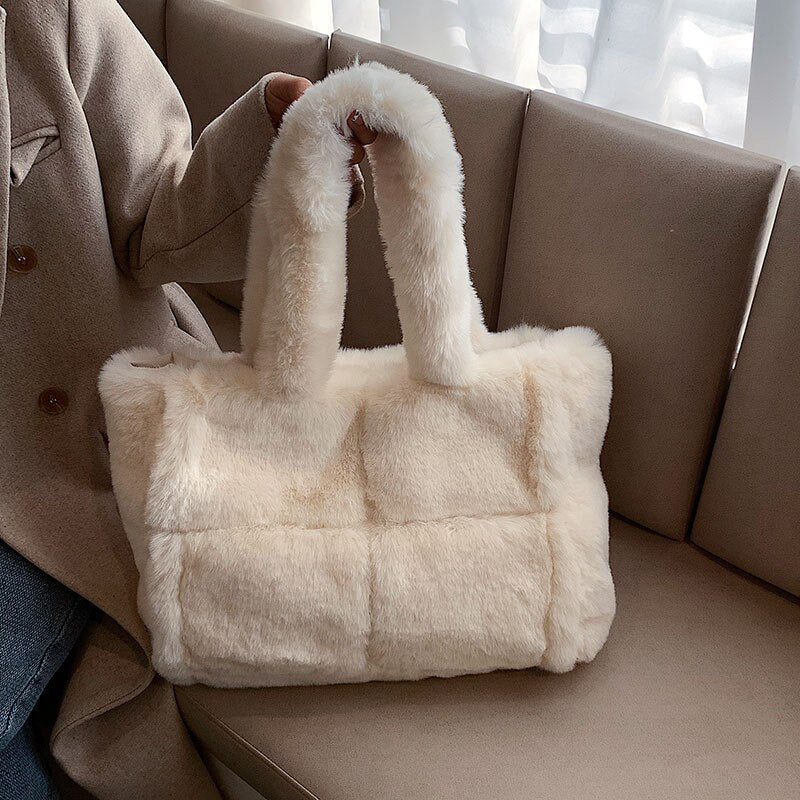 Chic Sac à Main en Peluche Dante | Accessoire d'Hiver Élégant pour Femmes