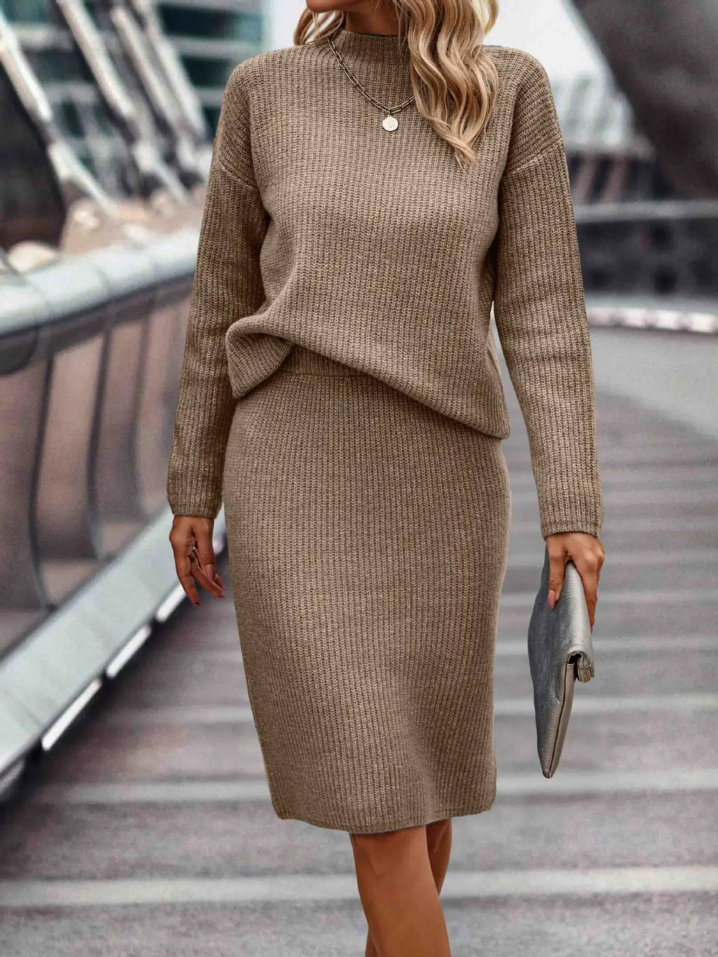 Ensemble Pull et Jupe Coordonné